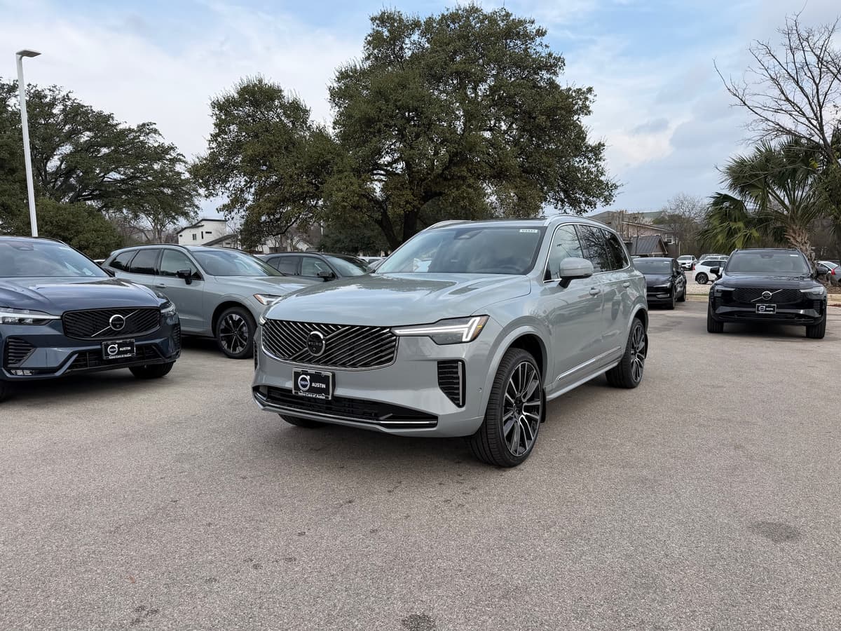 2026 Volvo XC90 - Image 2