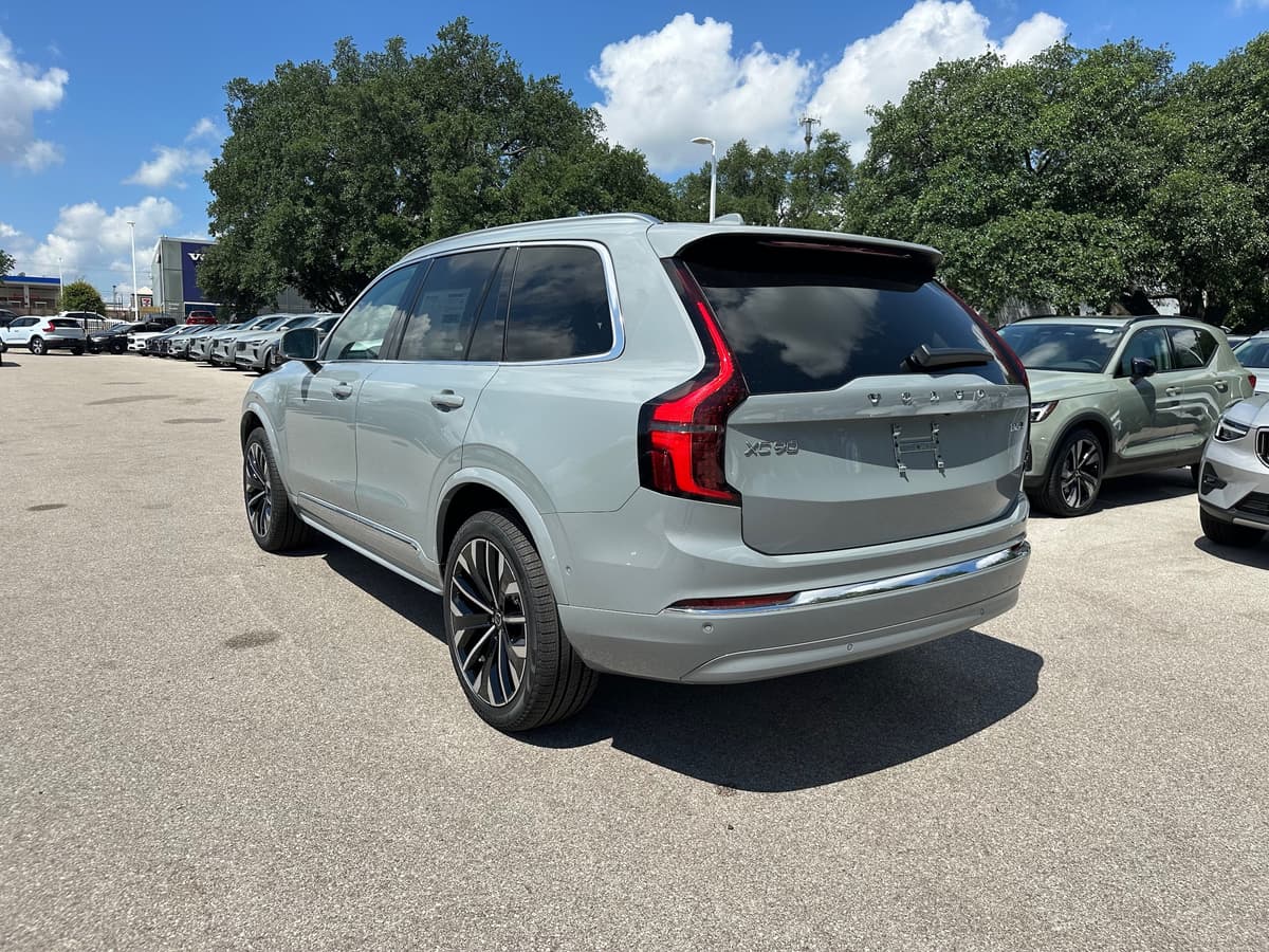 2026 Volvo XC90 - Image 4