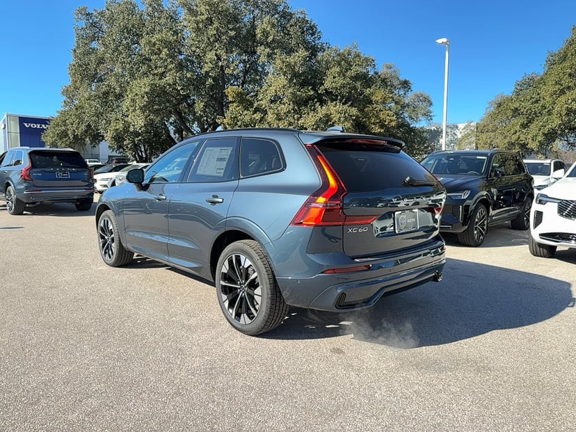 2026 Volvo XC60 - Image 3
