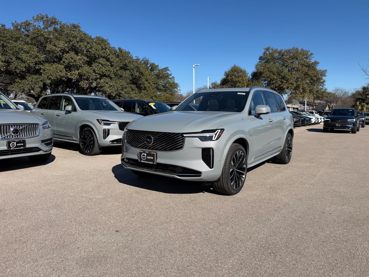 2026 Volvo XC90 - Image 2