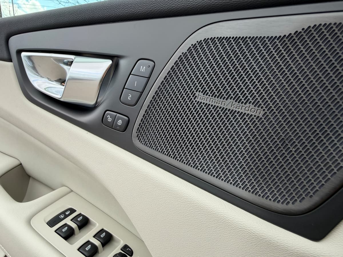 2026 Volvo XC60 - Image 18