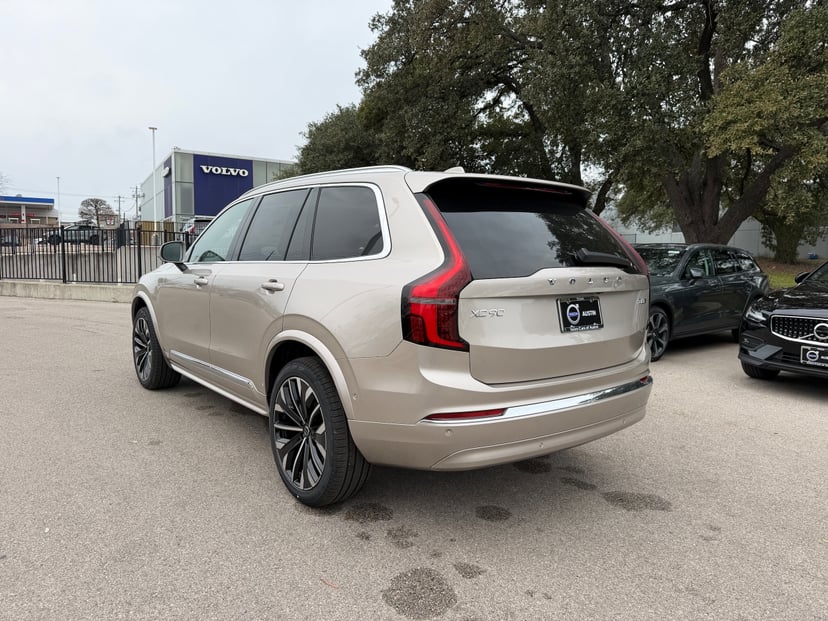 2026 Volvo XC90 - Image 4
