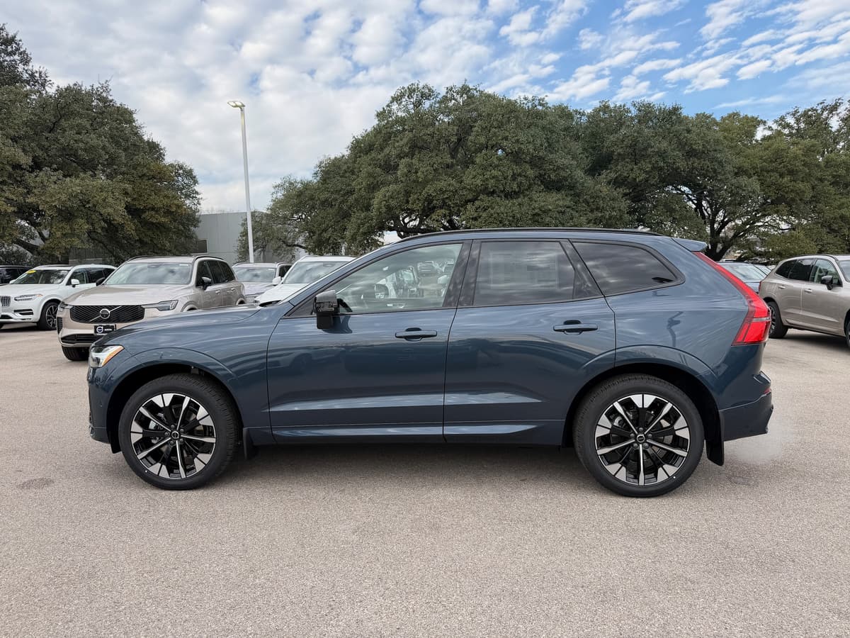 2026 Volvo XC60 - Image 3