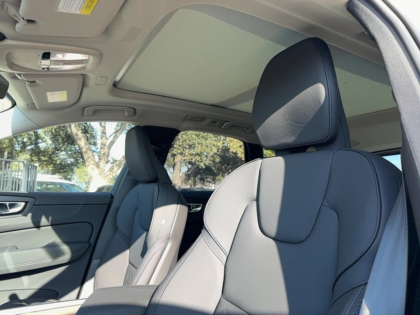 2026 Volvo XC60 - Image 10
