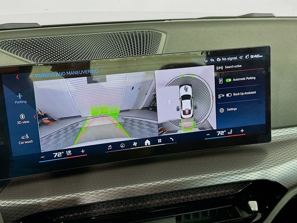 2025 BMW 4 Series - Image 13