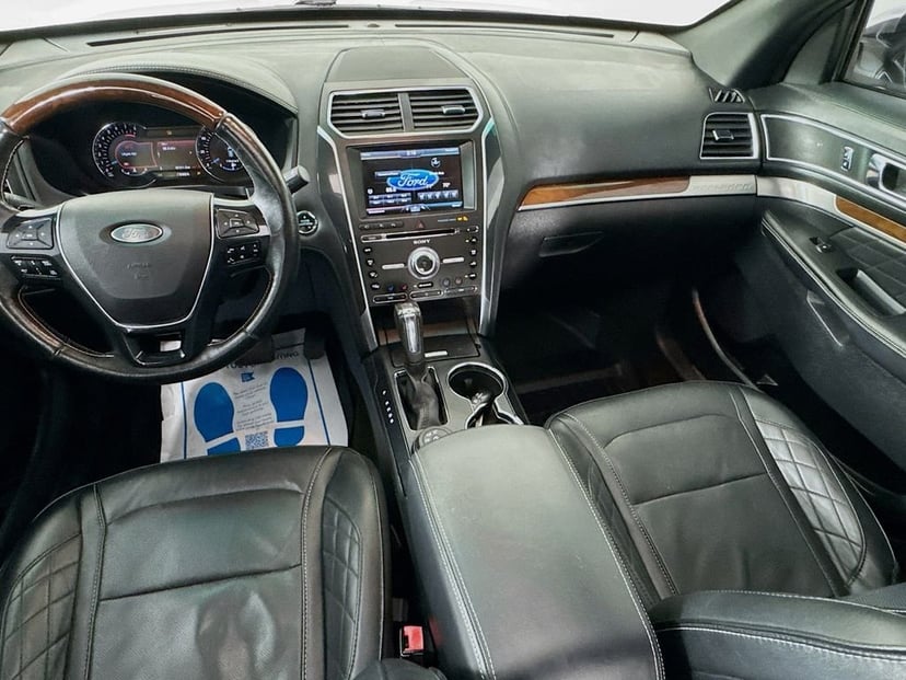 2016 Ford Explorer - Image 27