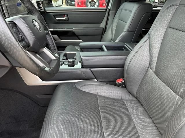 2025 Toyota Tundra - Image 9