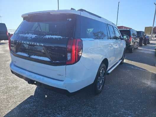 2025 Ford Expedition Max - Image 3