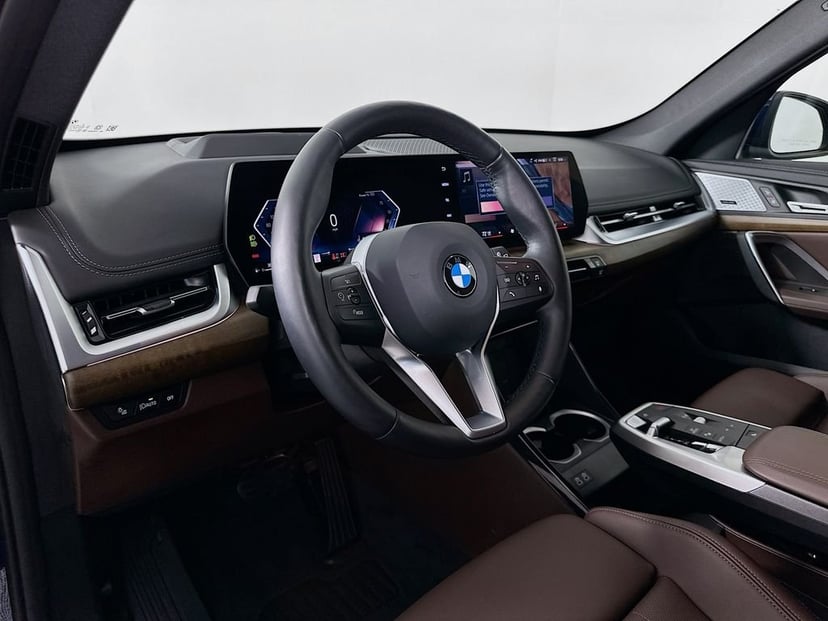 2025 BMW X1 - Image 9
