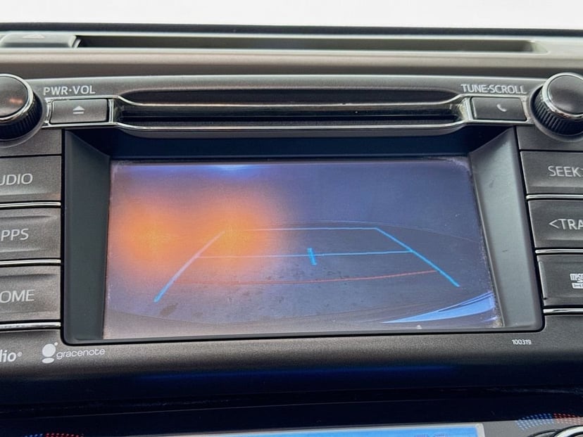 2015 Toyota RAV4 - Image 16