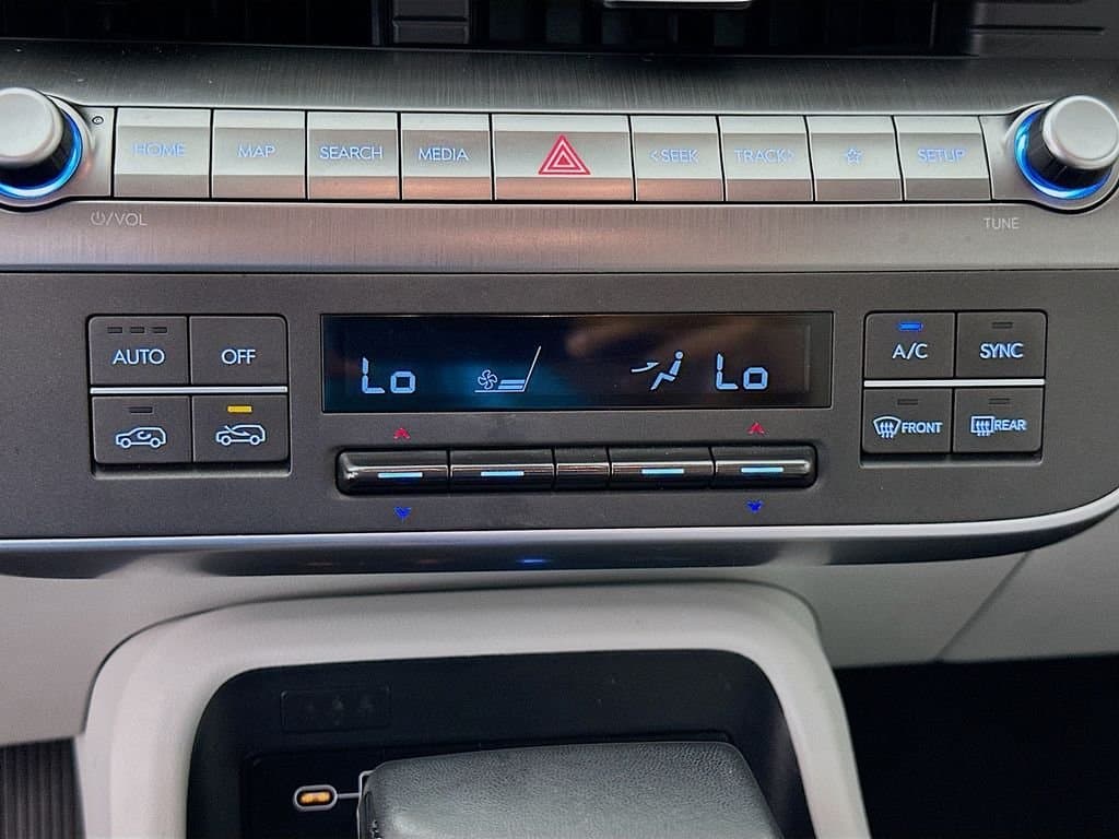 2024 HYUNDAI Kona - Image 16