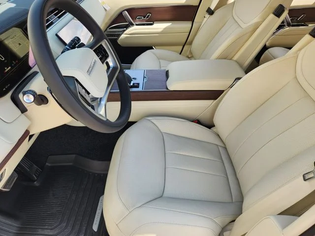 2026 Land Rover Range Rover - Image 9