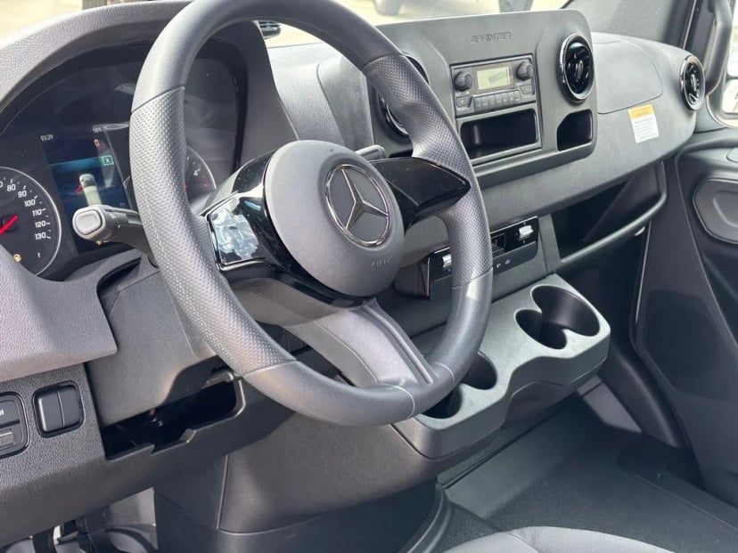 2025 Mercedes-Benz Sprinter 2500 - Image 5