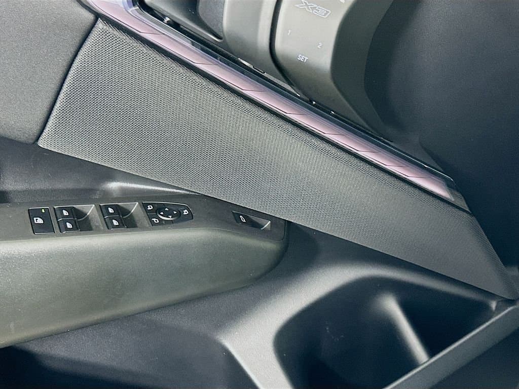 2025 BMW X3 - Image 18