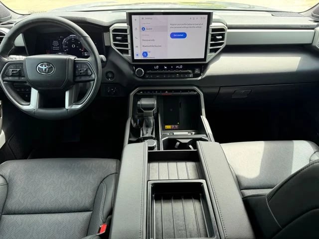 2025 Toyota Tundra - Image 23