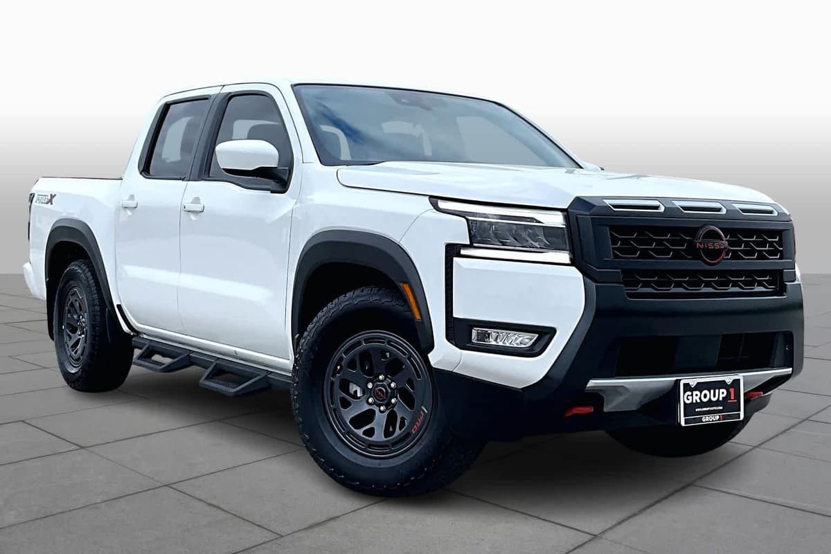 2025 Nissan Frontier - Image 3