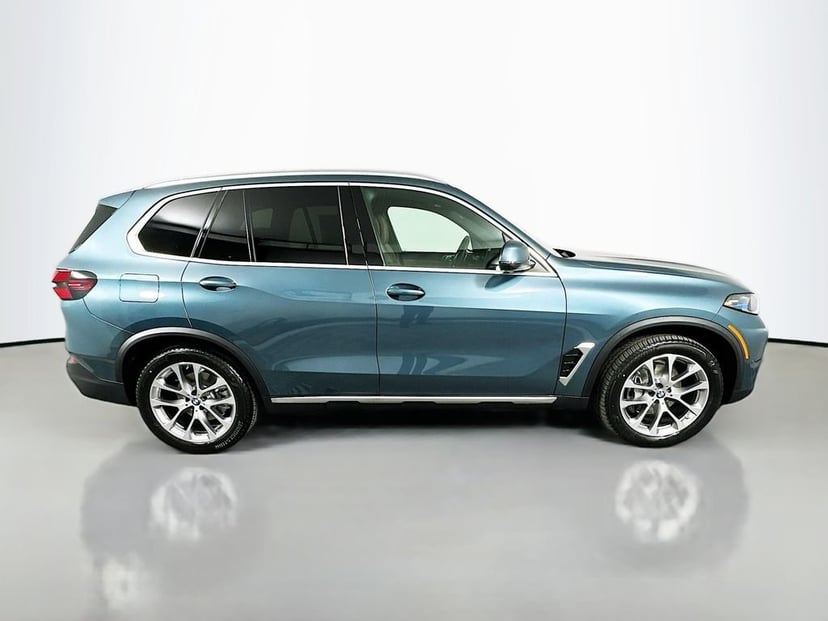 2026 BMW X5 - Image 4