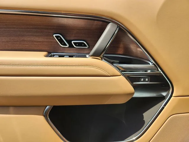 2026 Land Rover Range Rover - Image 21