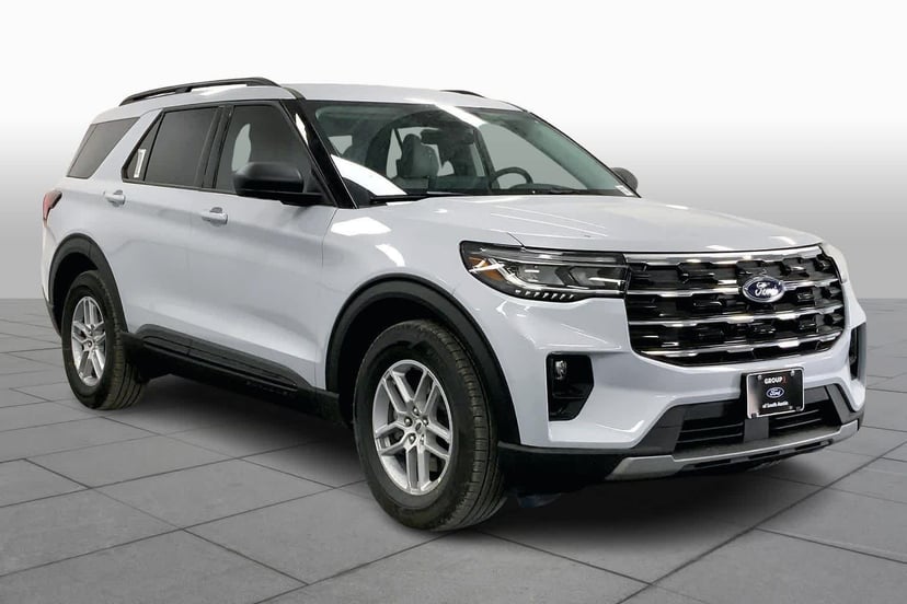 2026 Ford Explorer - Image 2