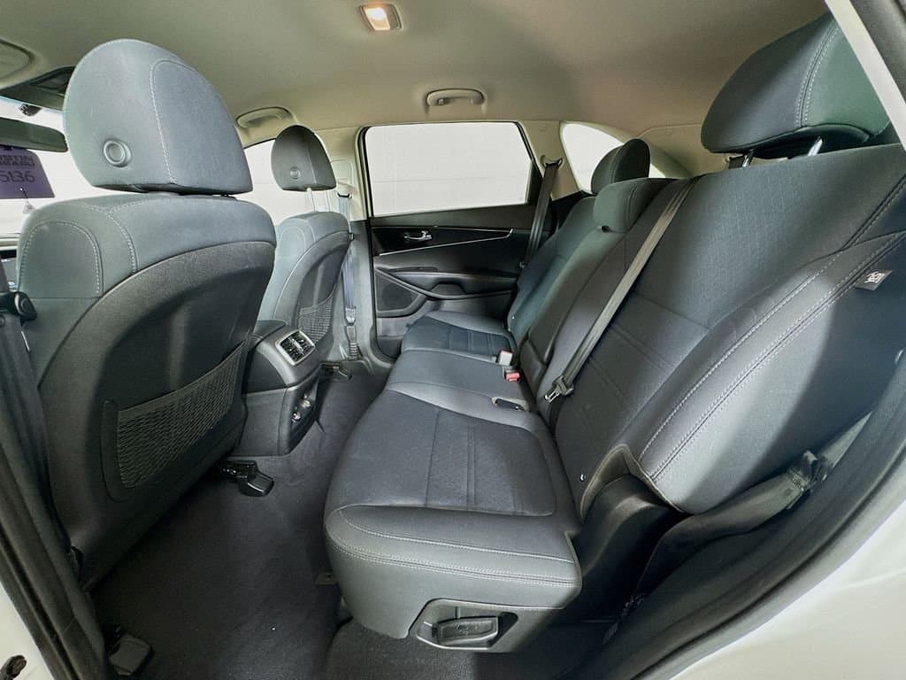 2019 KIA Sorento - Image 28