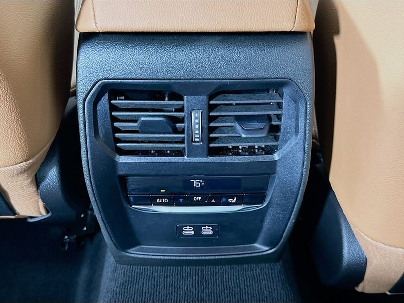 2025 BMW 3 Series - Image 26