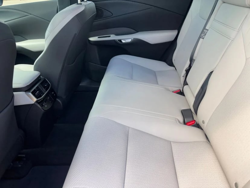 2024 Lexus RX - Image 24