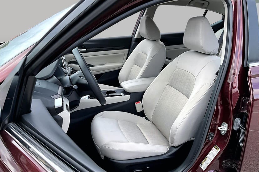 2025 Nissan Altima - Image 8