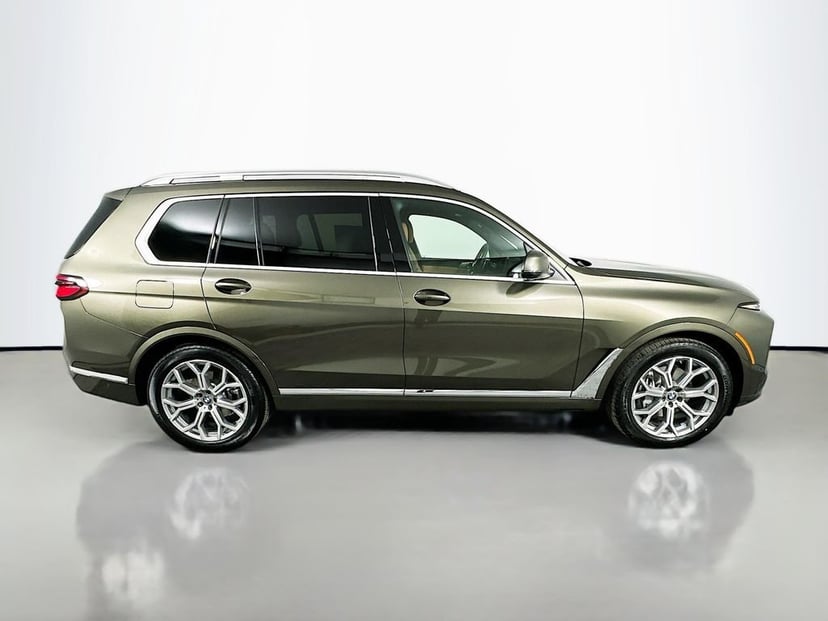 2026 BMW X7 - Image 4