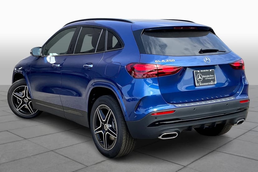 2025 Mercedes-Benz GLA 250 - Image 5