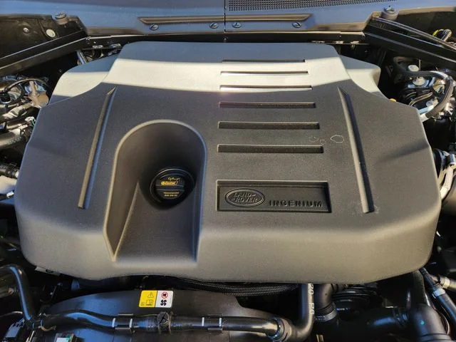 2026 Land Rover Defender 130 - Image 21