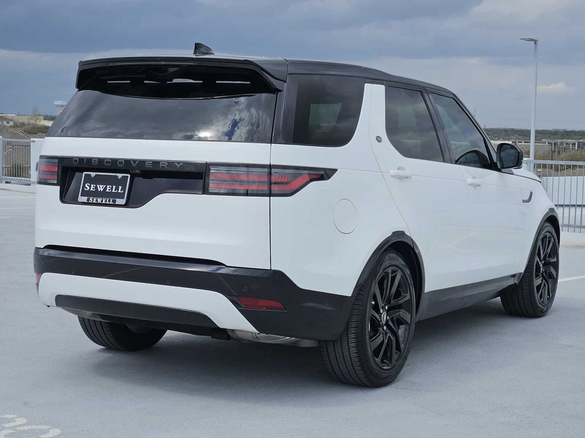 2025 Land Rover Discovery - Image 5