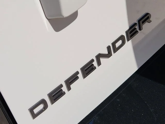 2026 Land Rover Defender 110 - Image 8