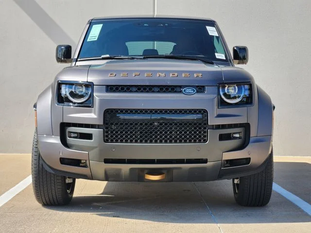 2026 Land Rover Defender 110 - Image 2