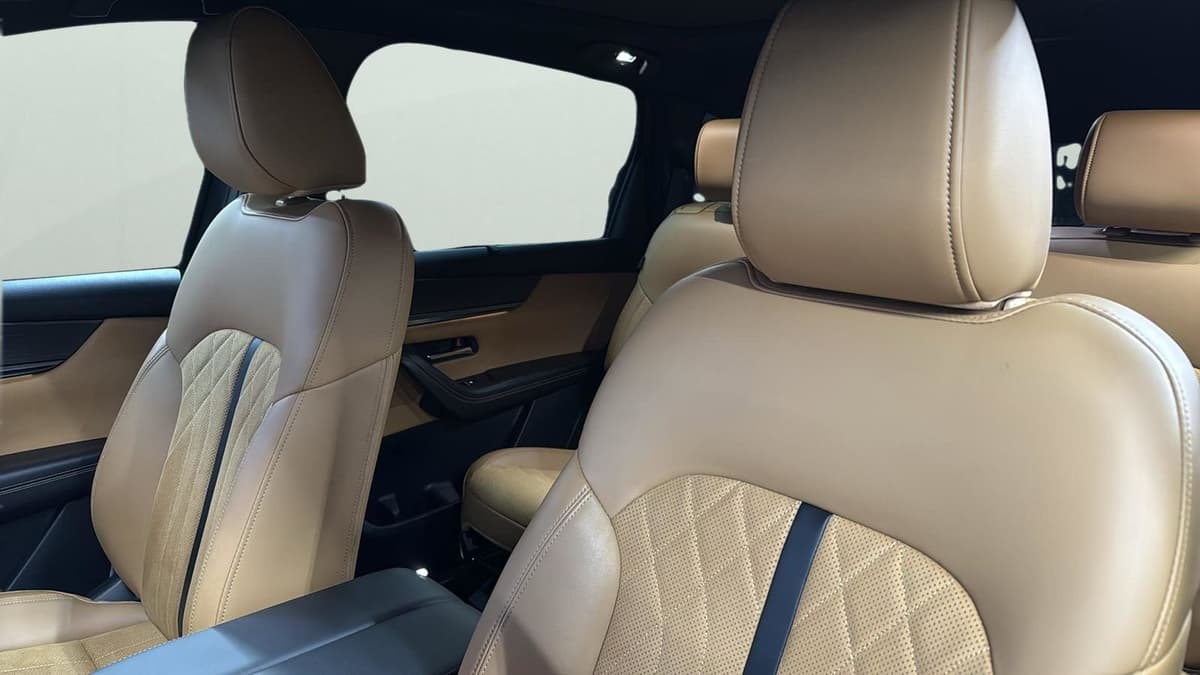 2024 Mazda CX-90 - Image 10