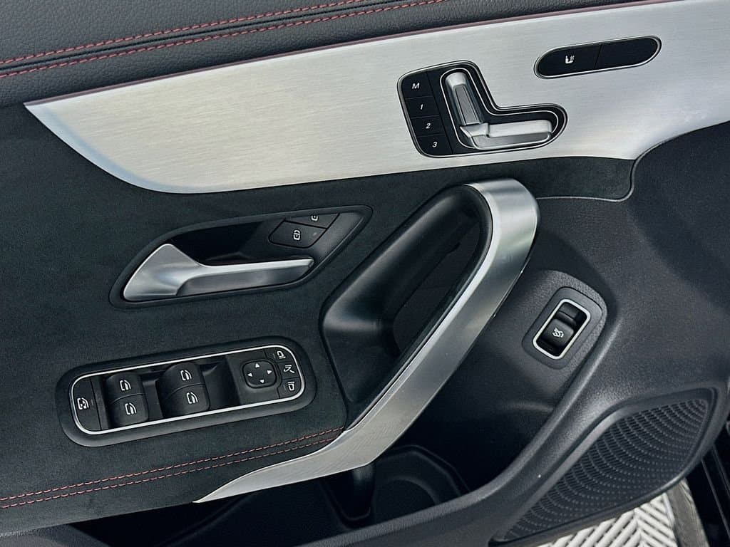 2023 Mercedes-Benz CLA - Image 17