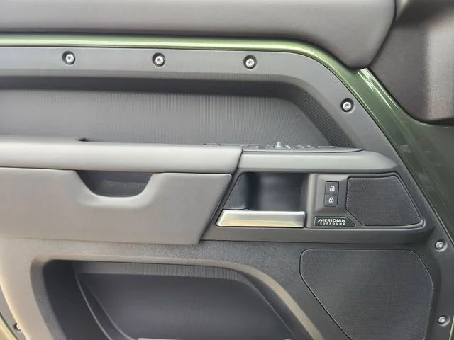 2026 Land Rover Defender 110 - Image 16