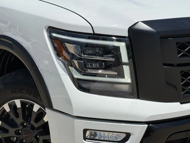 2023 Nissan Titan - Image 3