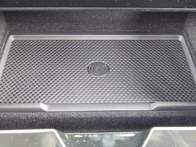 2026 Land Rover Range Rover Sport - Image 13