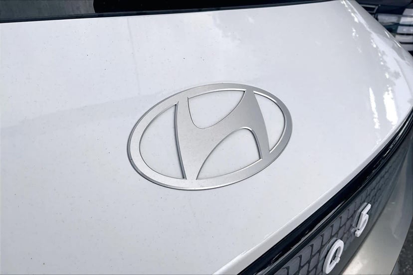 2025 Hyundai IONIQ 5 - Image 9