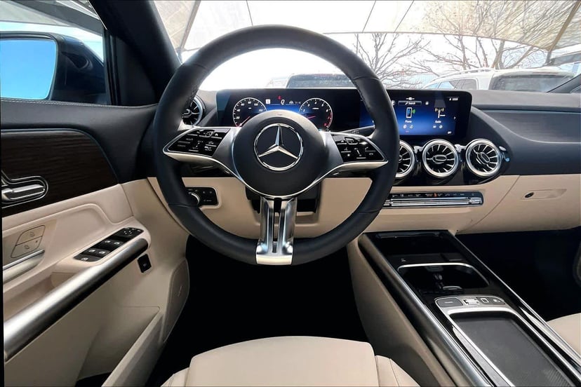2025 Mercedes-Benz GLA 250 - Image 6
