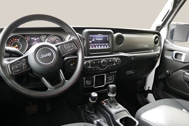 2022 Jeep Gladiator - Image 14