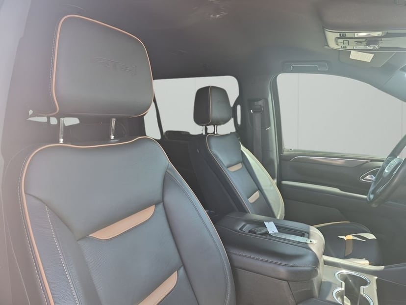 2022 GMC Yukon XL - Image 15