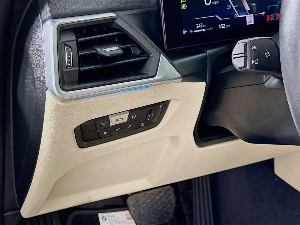 2024 BMW 4 Series - Image 10