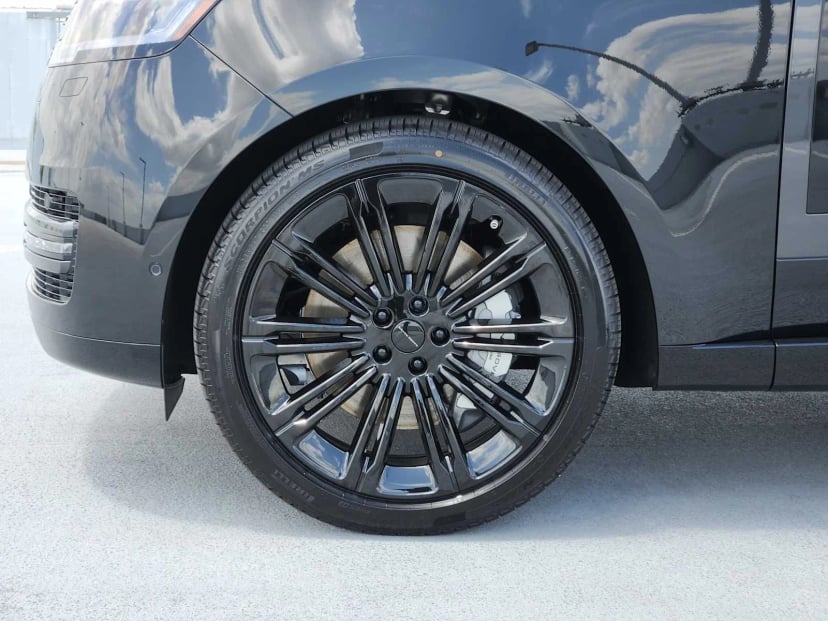 2026 LAND ROVER Range Rover - Image 10