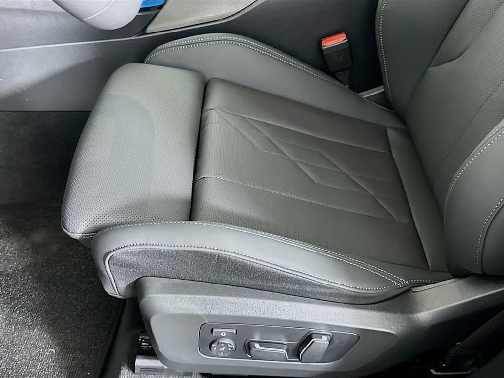 2025 BMW X3 - Image 21