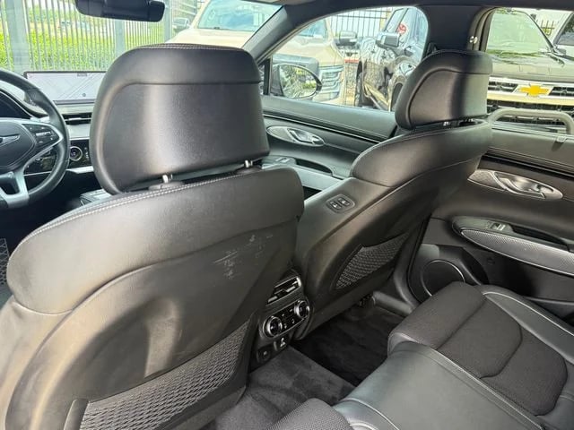 2023 Genesis GV70 - Image 26