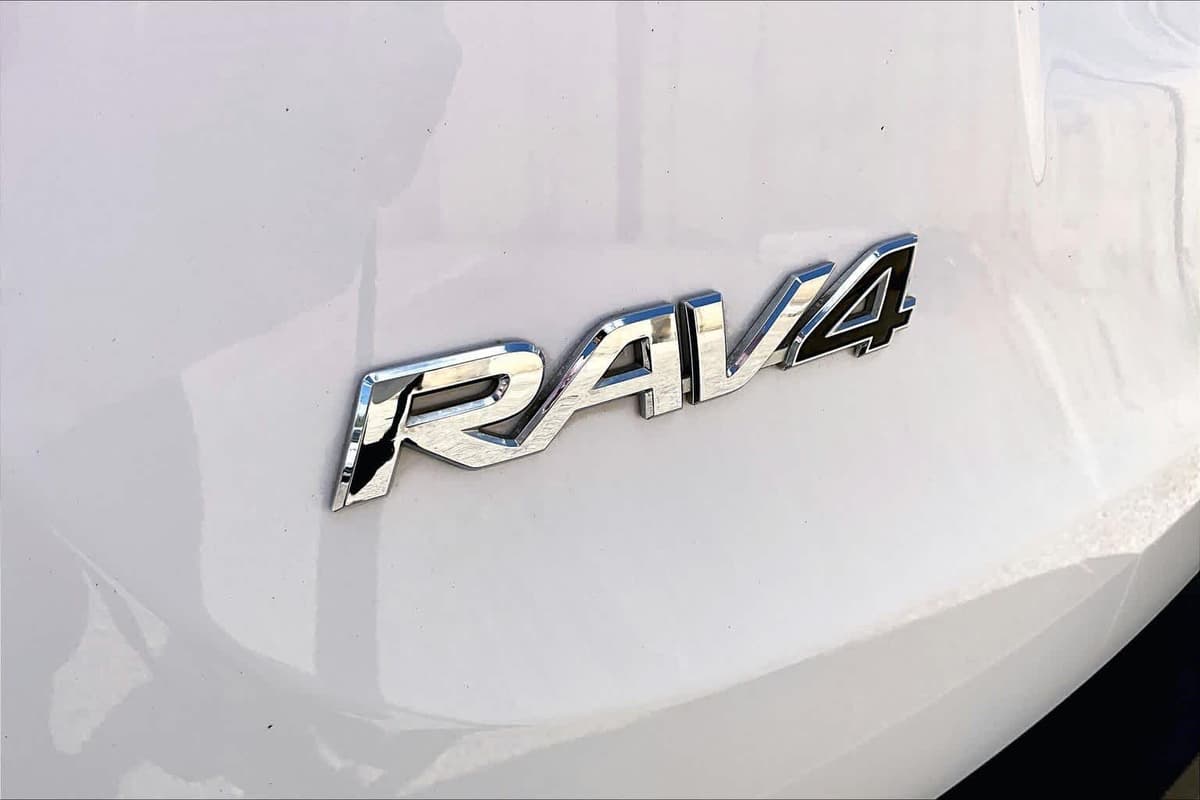 2013 Toyota RAV4 - Image 13