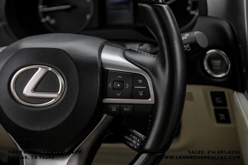 2023 Lexus GX - Image 16