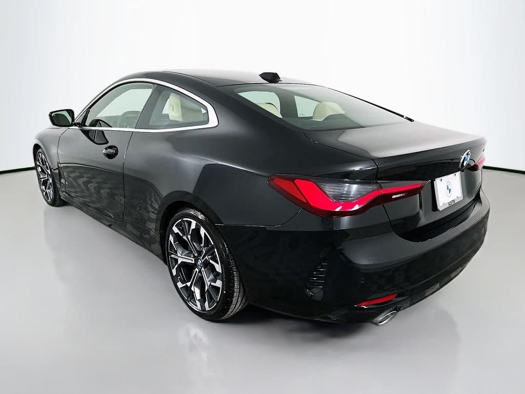 2025 BMW 4 Series - Image 7