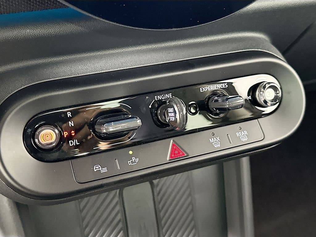 2025 MINI COOPER - Image 16